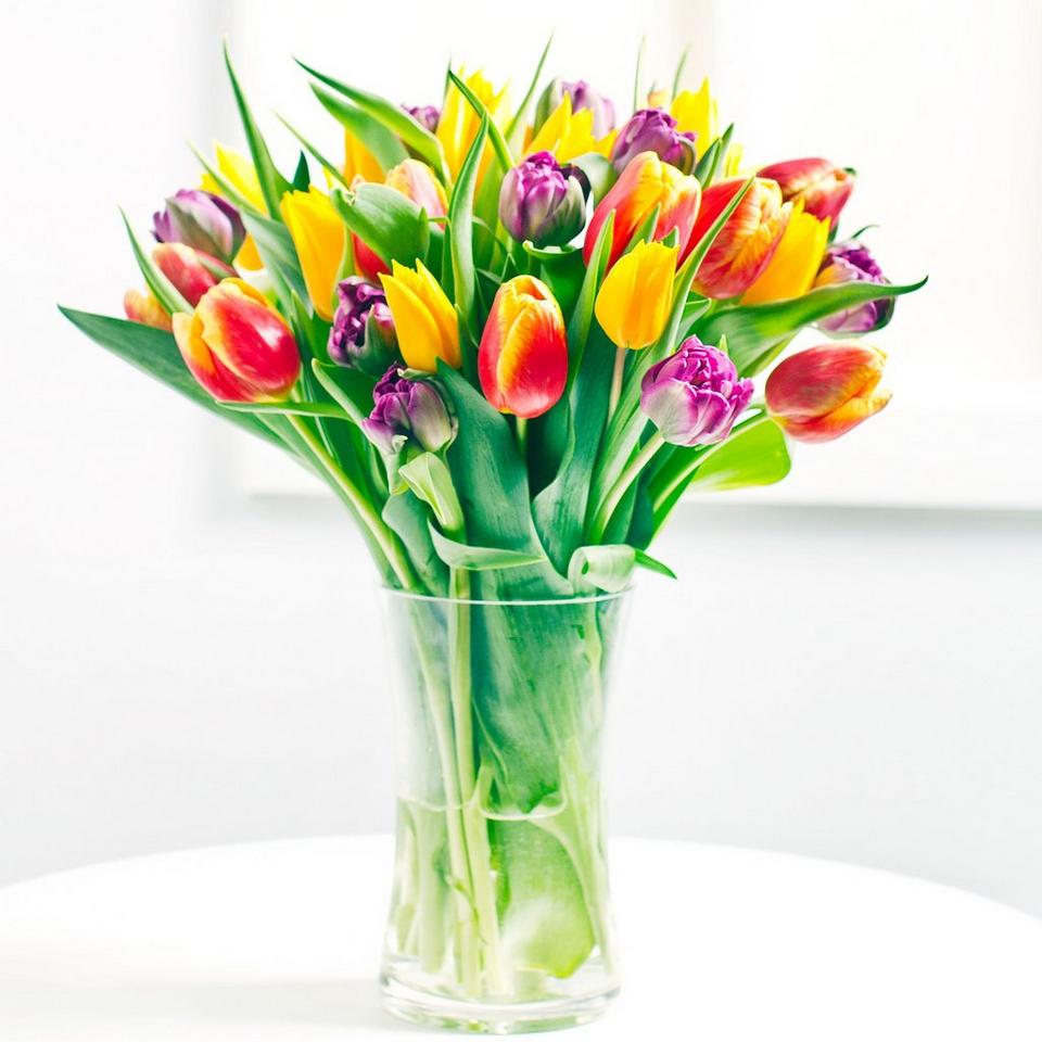 Image 1 of 1 of Seasonal bouquet of tulips