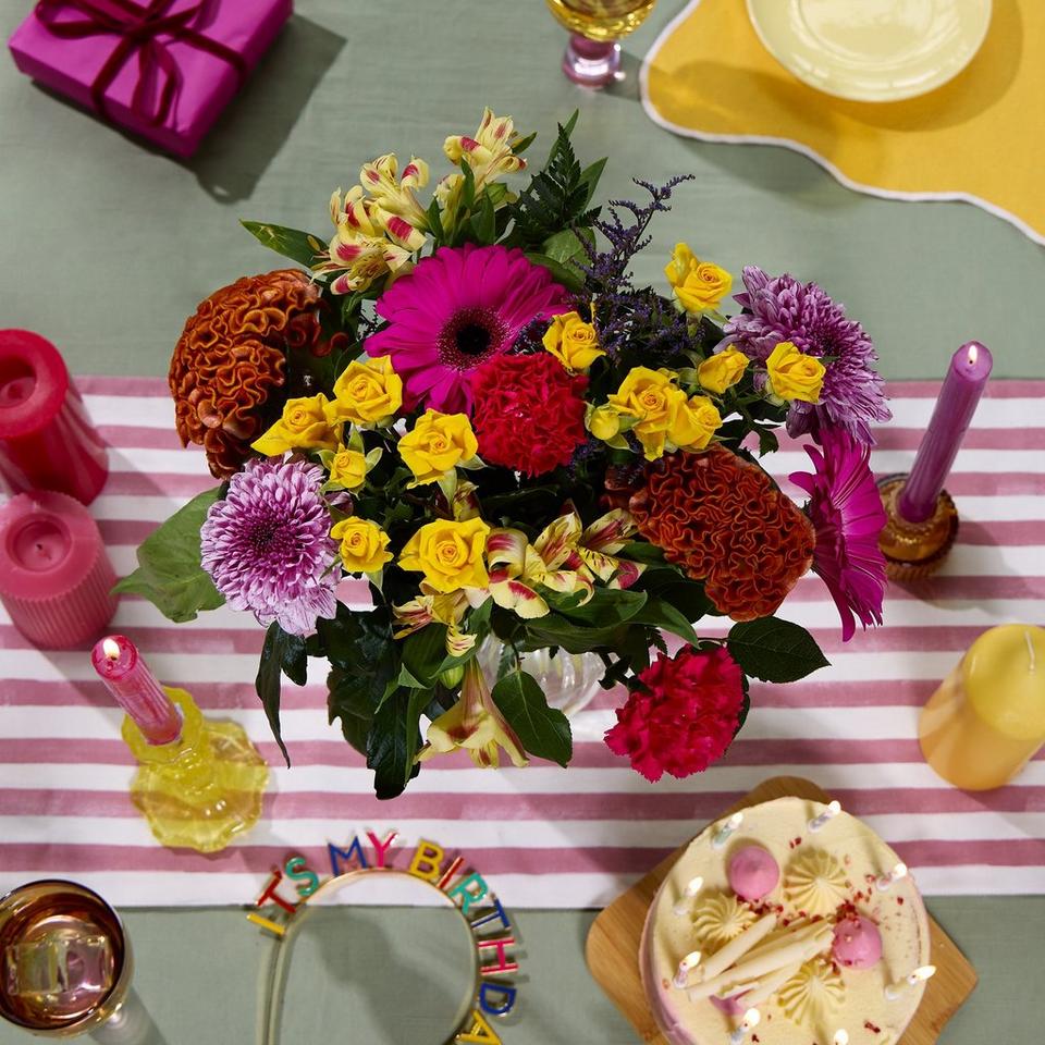 Image 5 of 5 of Luxurious Bright Bouquet