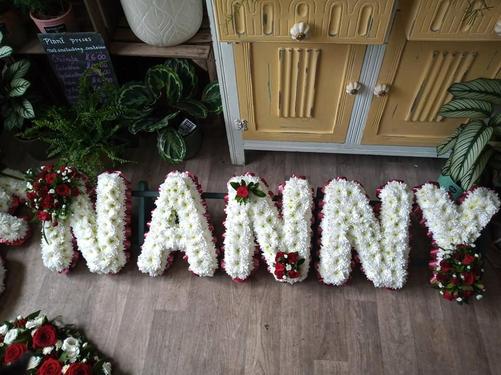Debbie_Burnitt-South_Brent_Flowers-nanny-funeral-lettering
