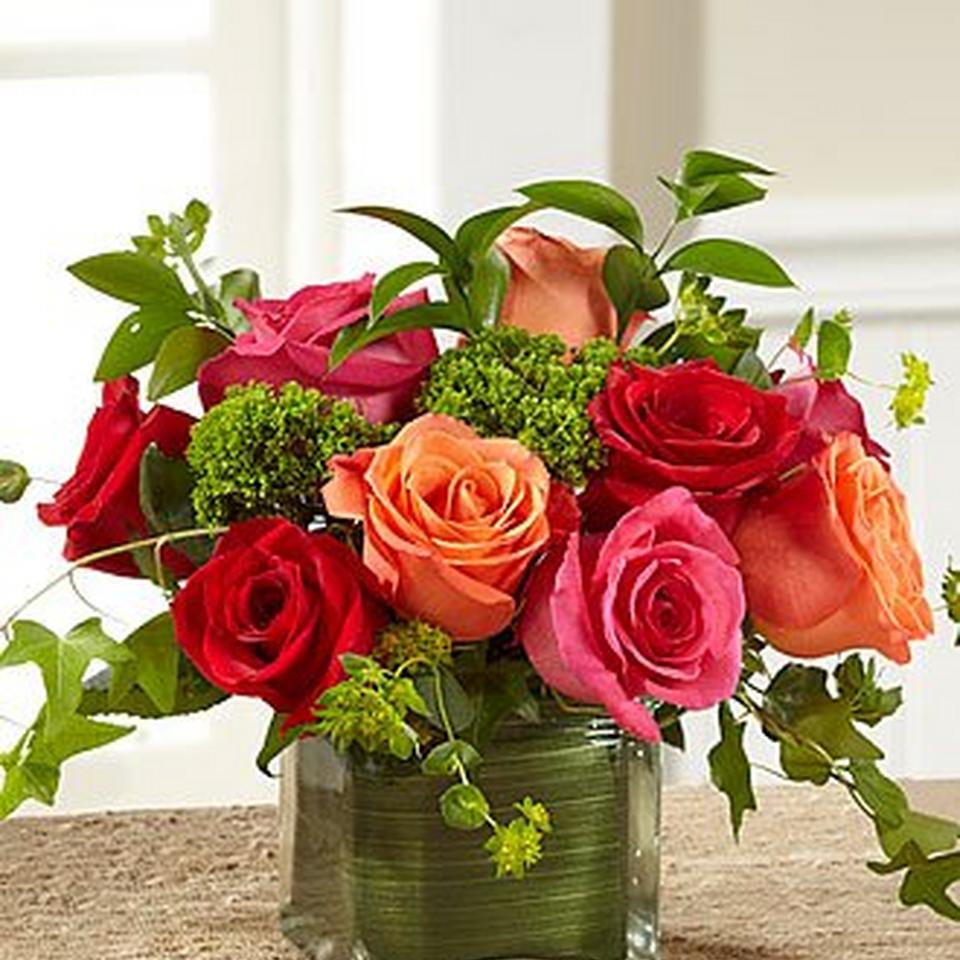 Image 1 of 1 of E2-5240 The FTD® Lush Life™ Rose Bouquet