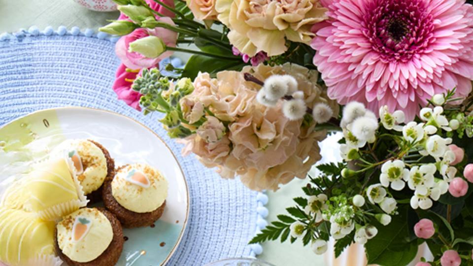 Easter table portrait Mobile-Cropped