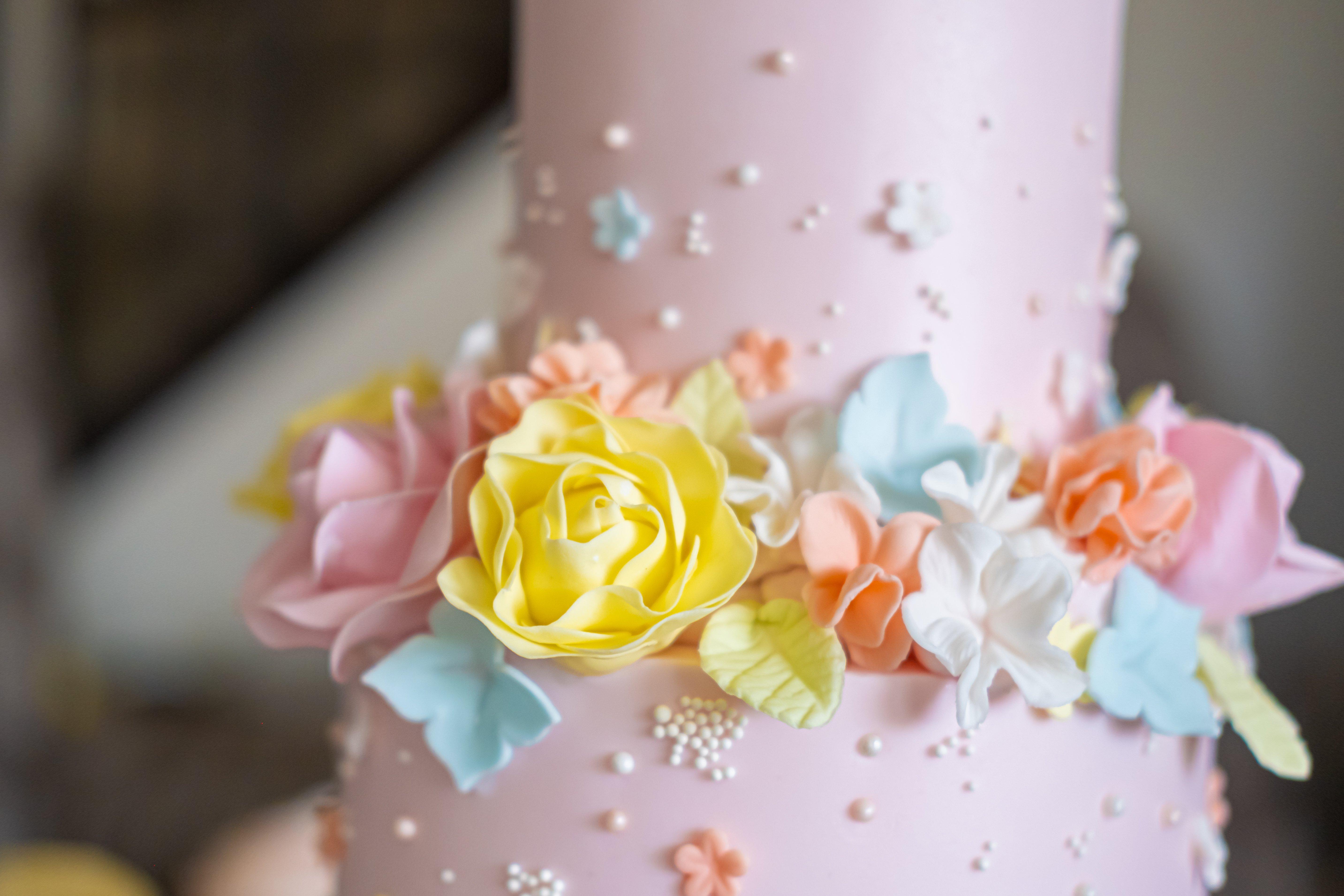 Fondant-flower-decorations