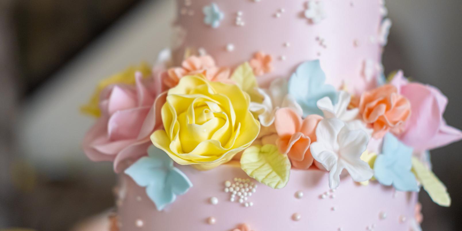 Adding a Floral Touch; Our Birthday Cake Ideas | Interflora