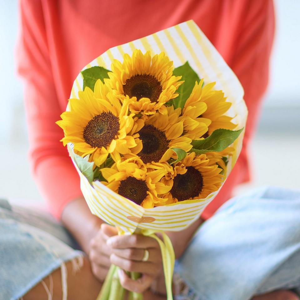 Image 4 of 5 of Perfect Sunflower Posy
