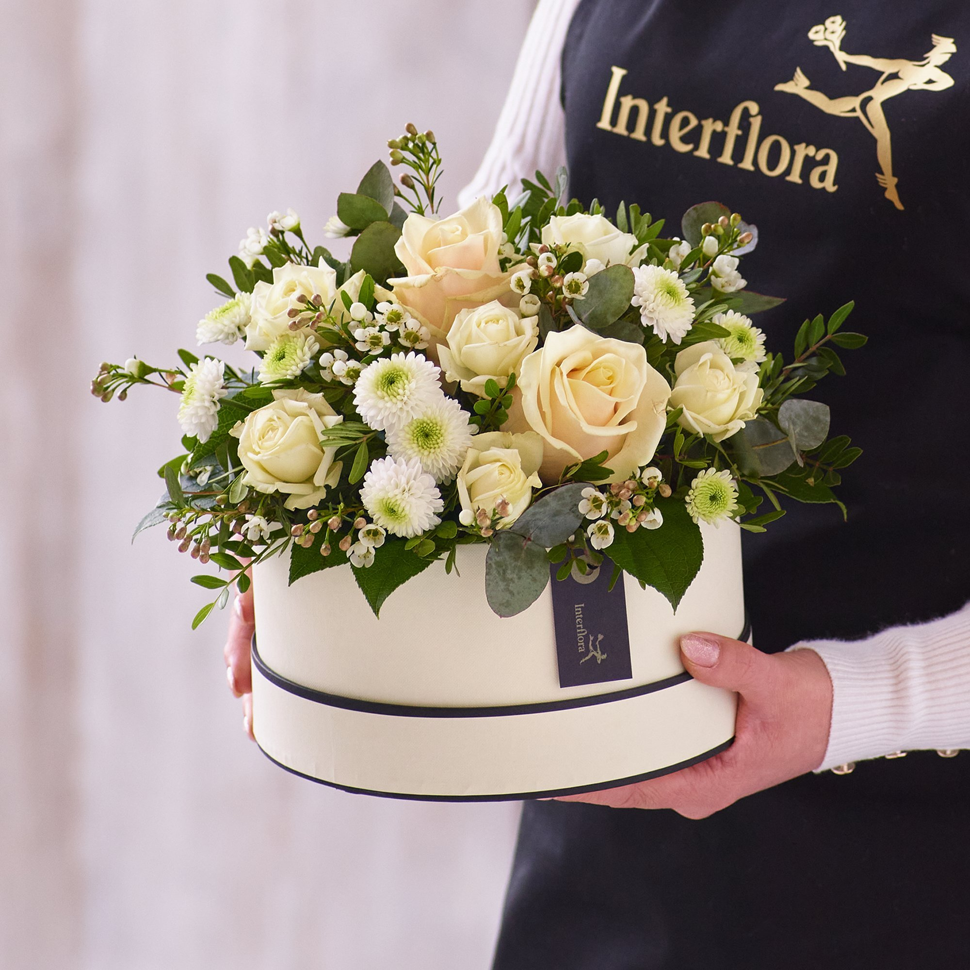 Hatbox made with the Finest Flowers
