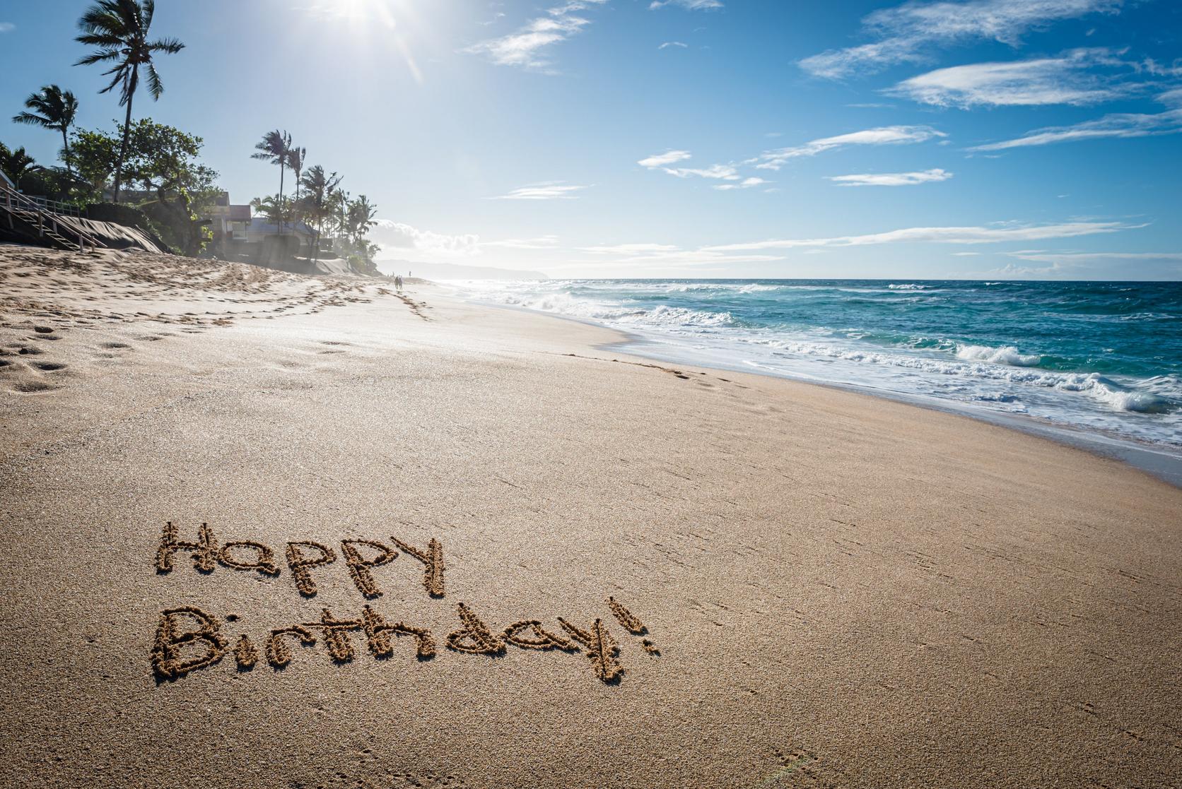 Happy-birthday-written-in-sand