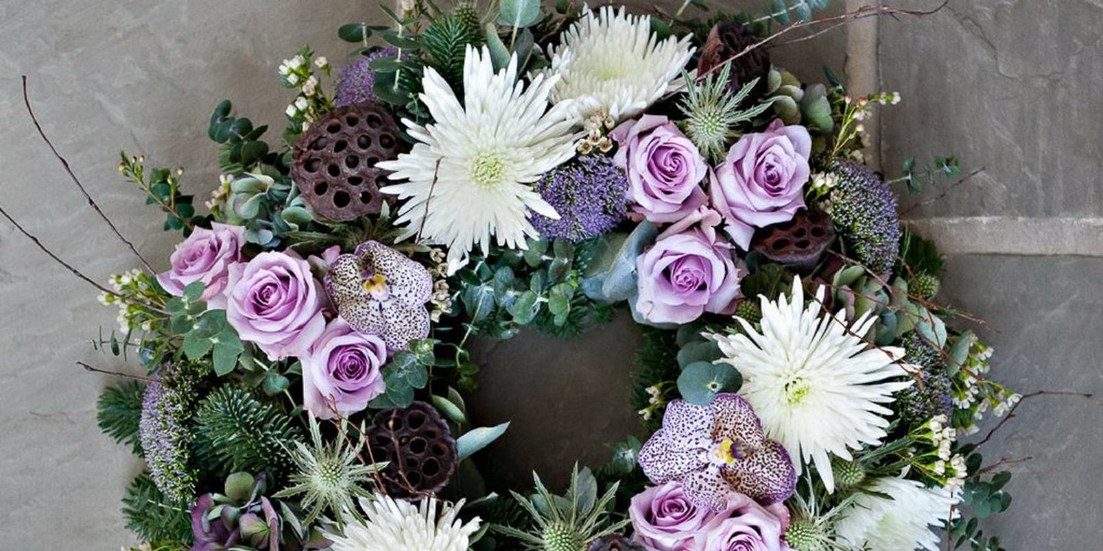 How-to-make-a-real-flower-Christmas-wreath-1