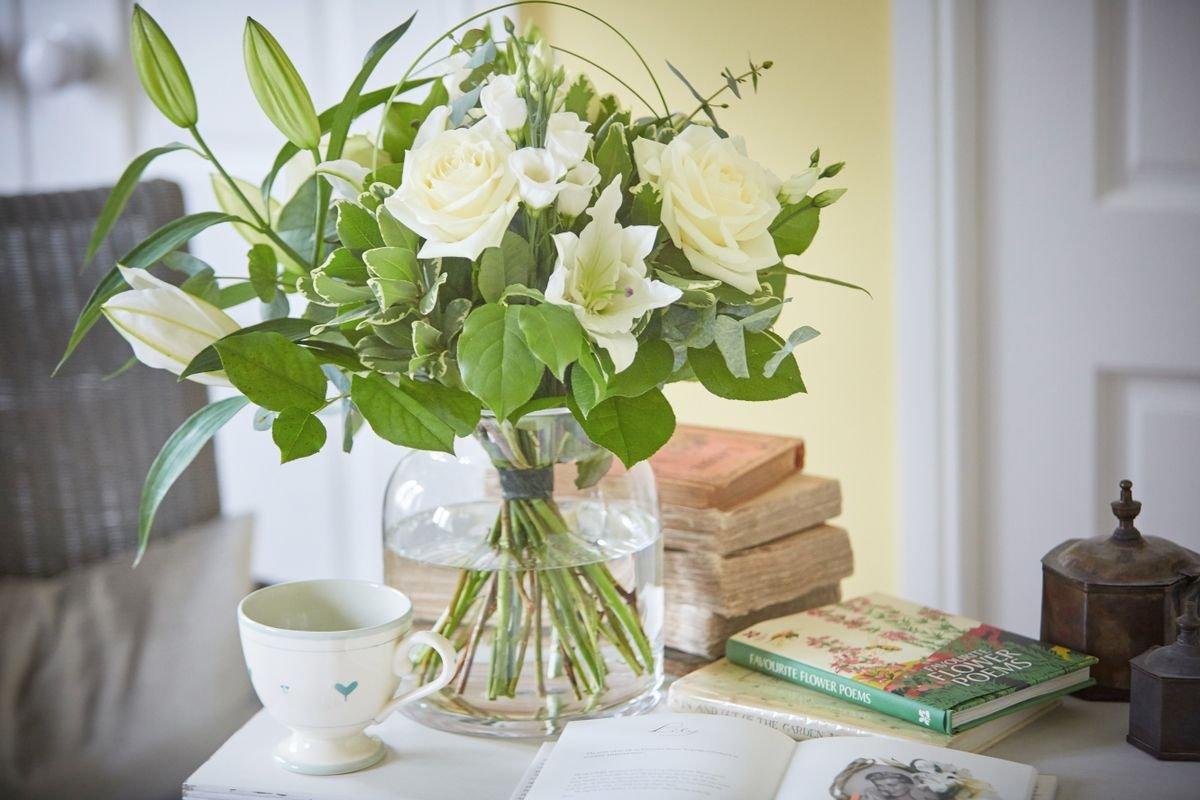 Interflora-white-rose-and-lily-bouquet-vase