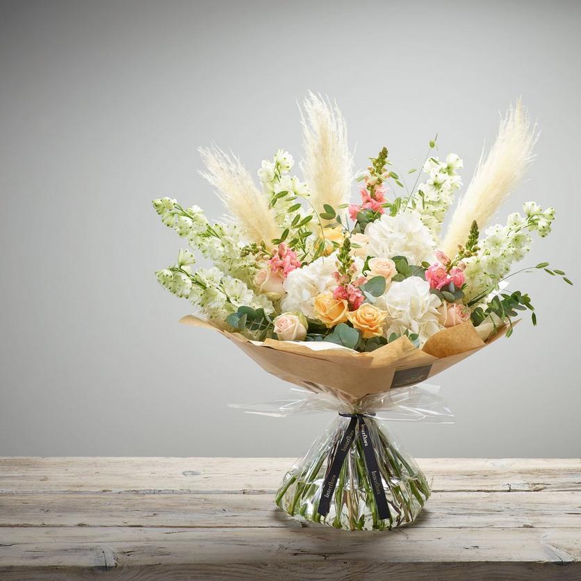Interflora140720-HT11