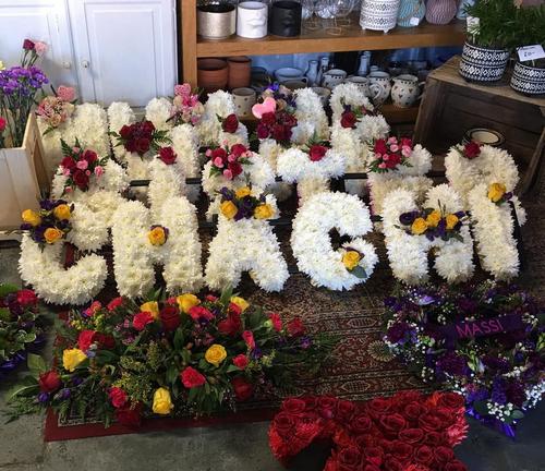 Lara_Wilsher-Roses_are_Red-funeral-tribute-lettering