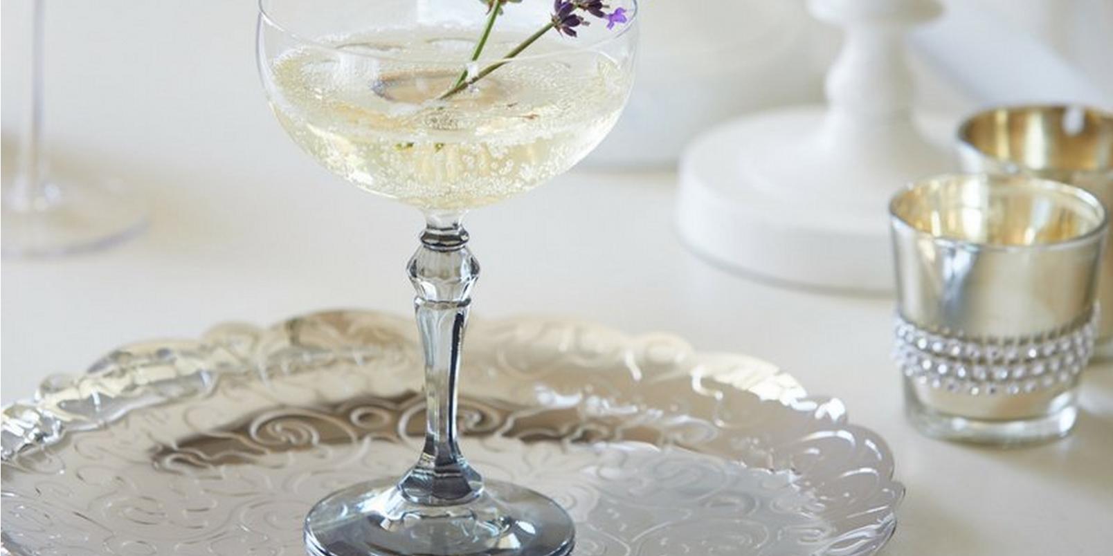 Lavender-rosemary-Floral-Cocktail-closeup