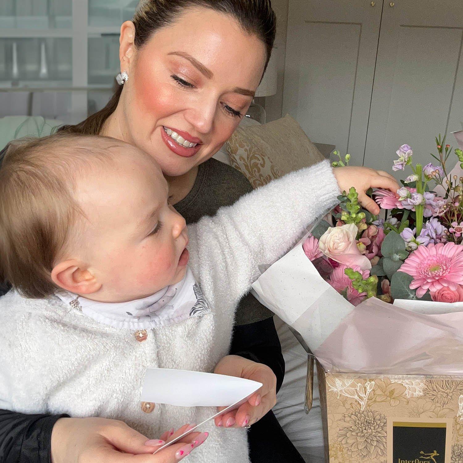 Mhairi-Mothers-Day-Flowers-AI-EXTENDED2-Square