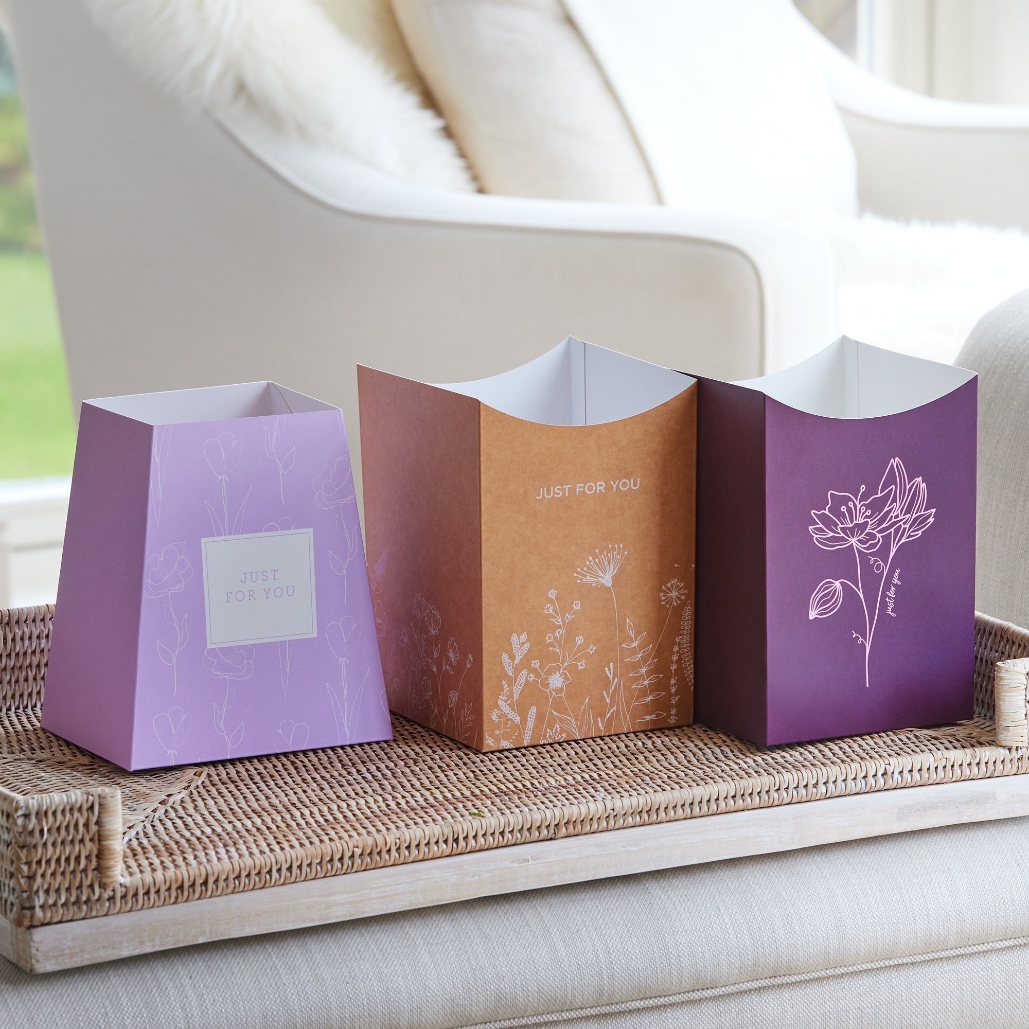 Image 4 of 4 of 6 Red Rose Gift Box