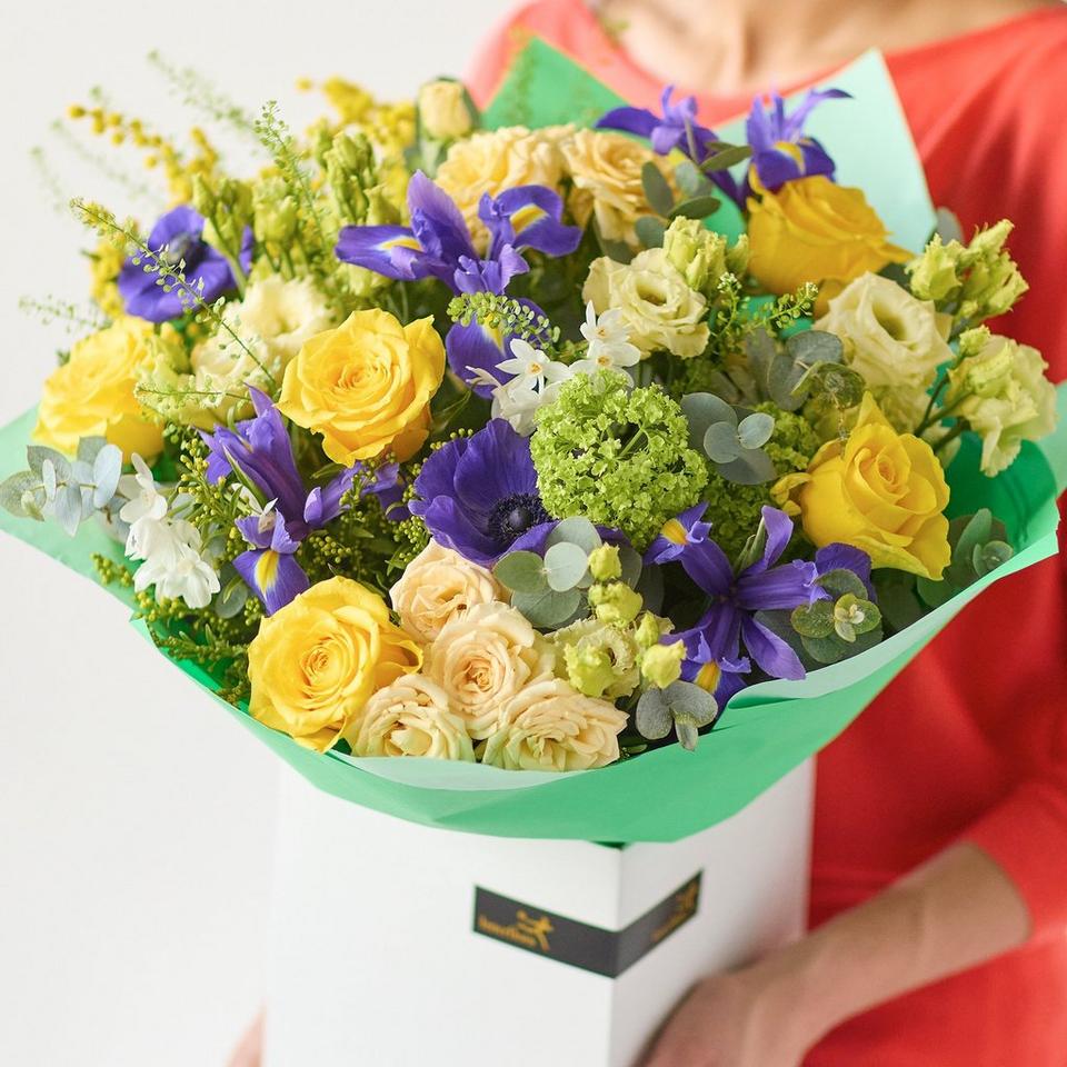 Extra Large Rose & Iris Bouquet