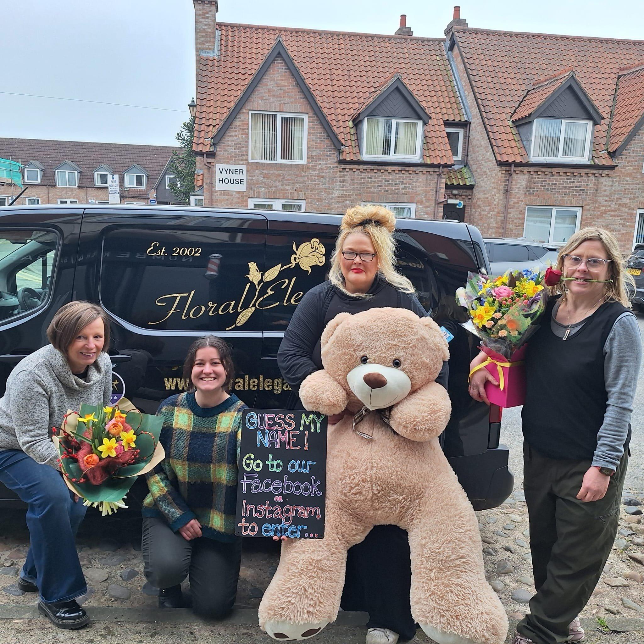 Sue Hunter - Floral Elegance 1781a 2