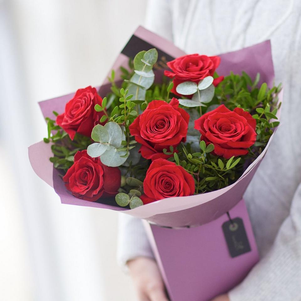 Half Dozen Large-headed Red Rose Gift Box