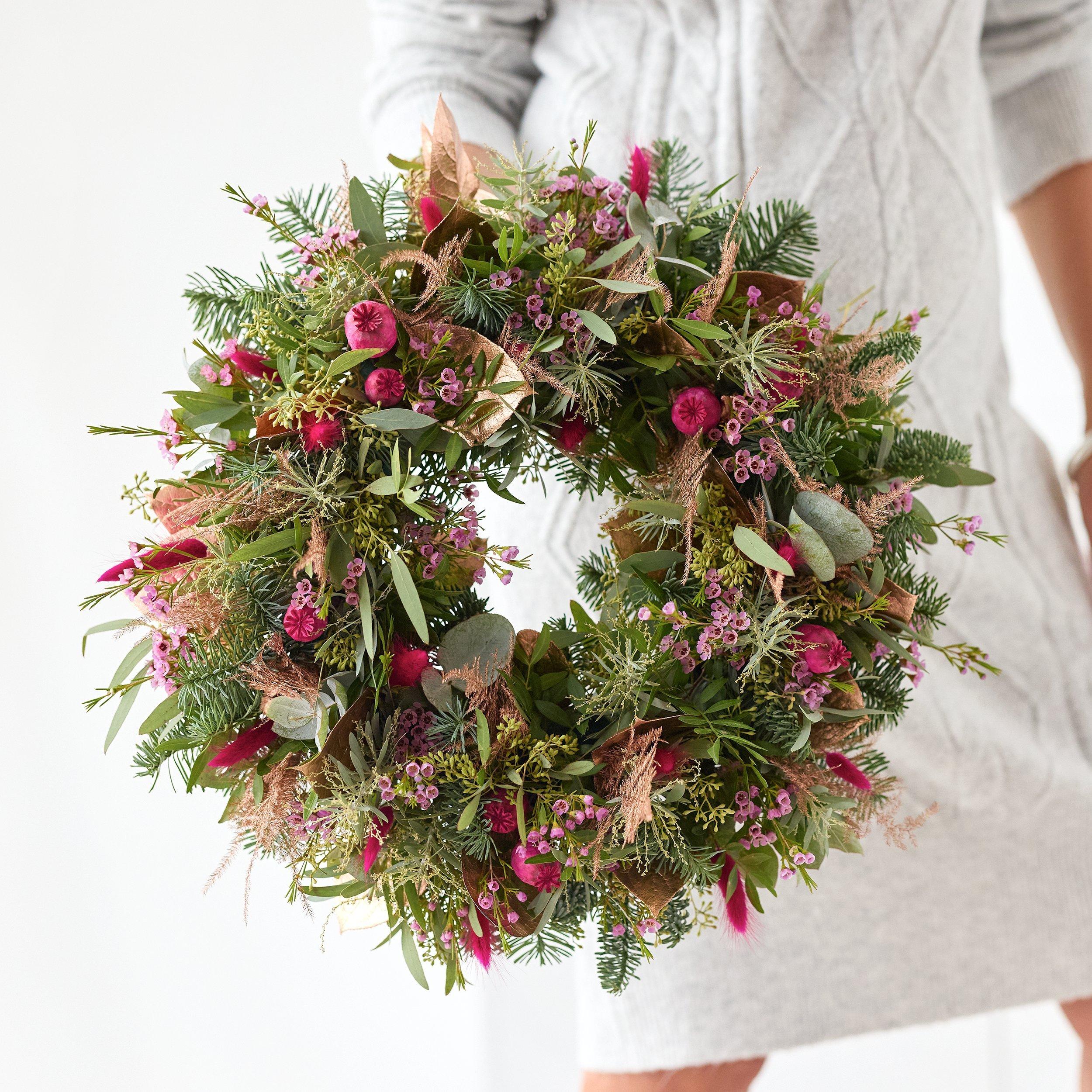 Trending Winter Flower Wreath Winter Flowers Interflora