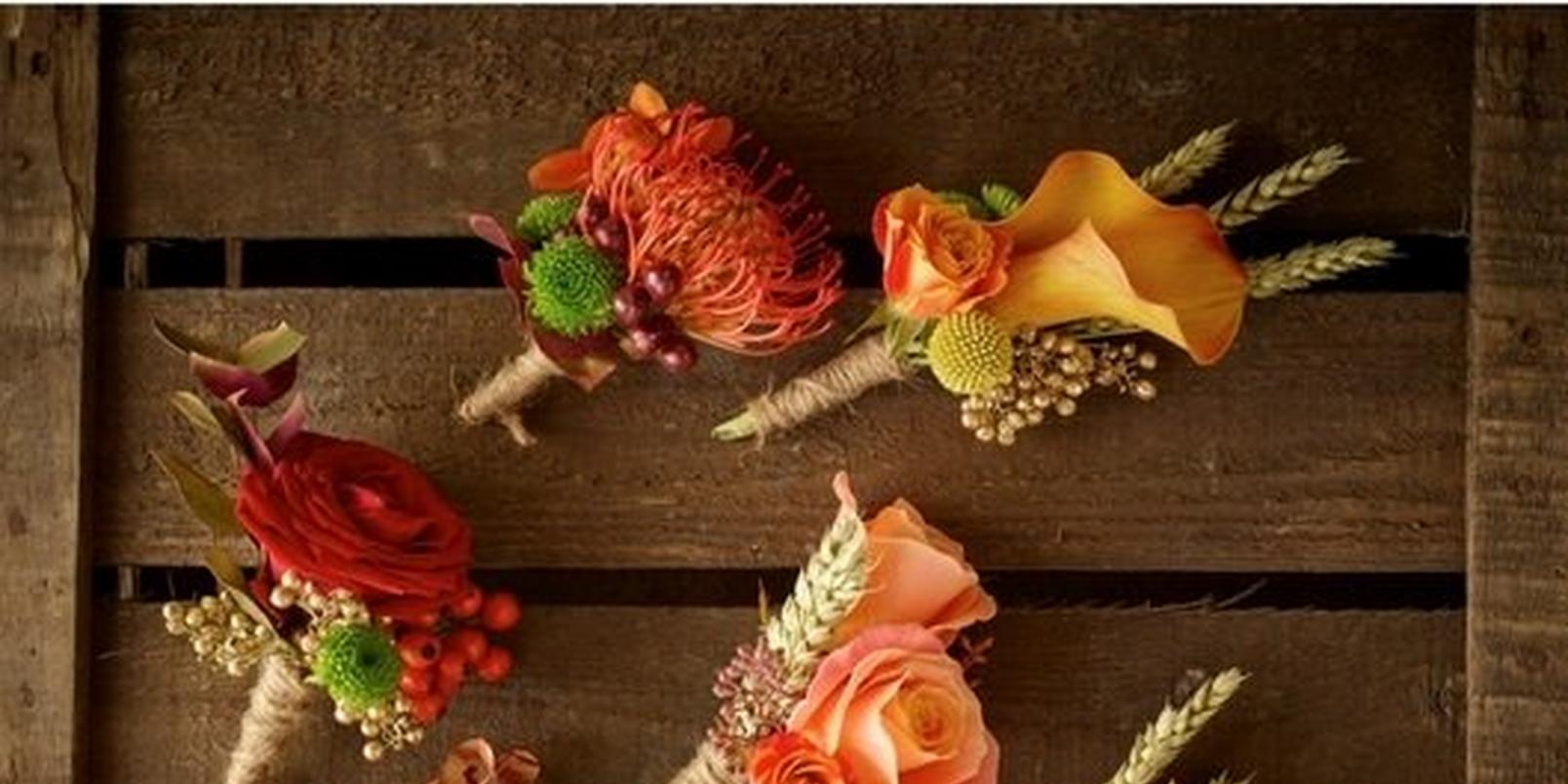 autumn-wedding-flowers-buttonholes