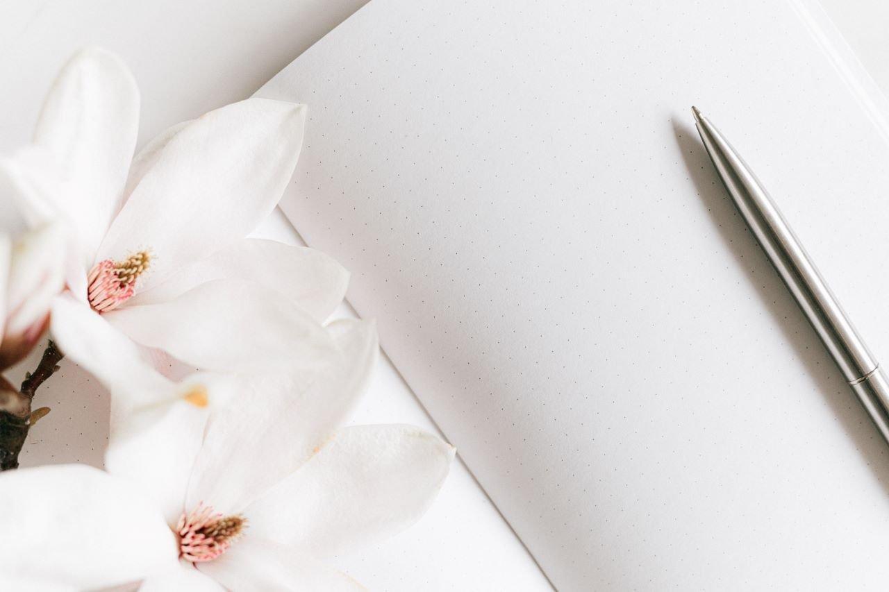 book-pen-message-white-flowers