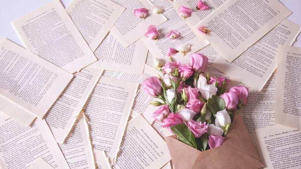 bouquet-flowers-in-envelope