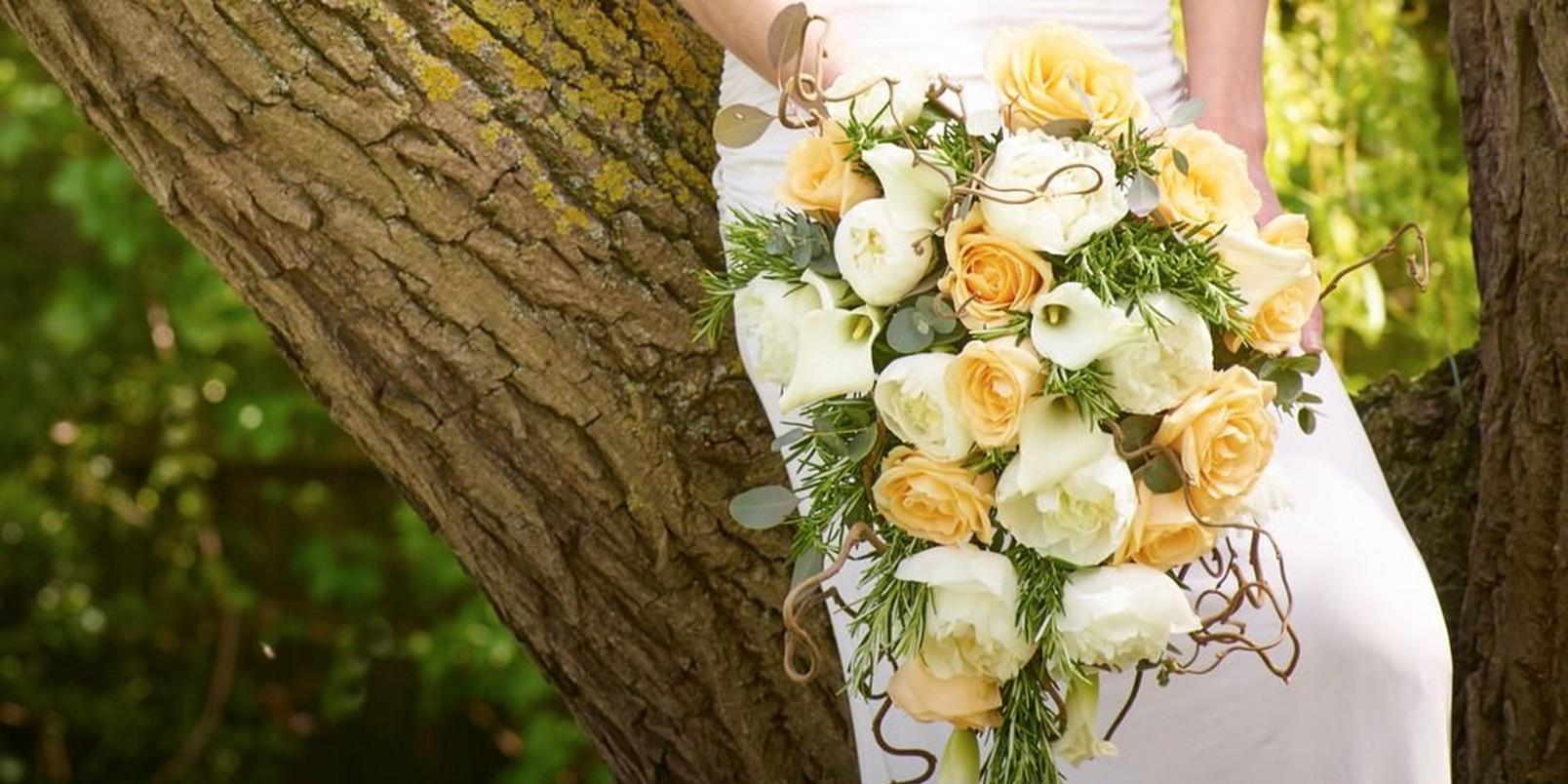 bridal-flowers-spring-white-orange