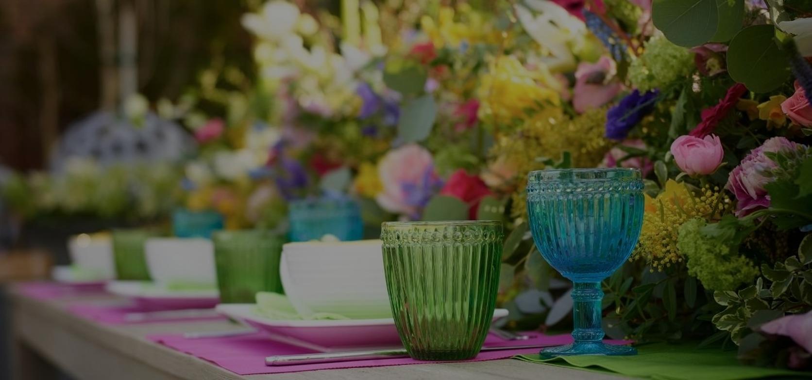 bright-easter-floral-table-arrangement