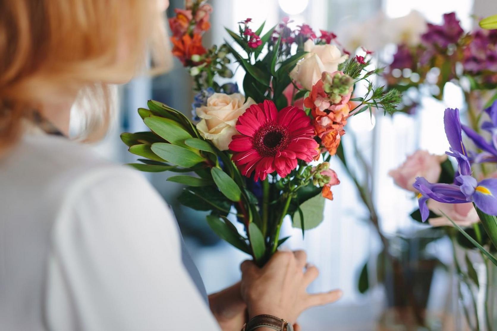 Flower Gifting: Different Types of Flowers To Say Thank You
