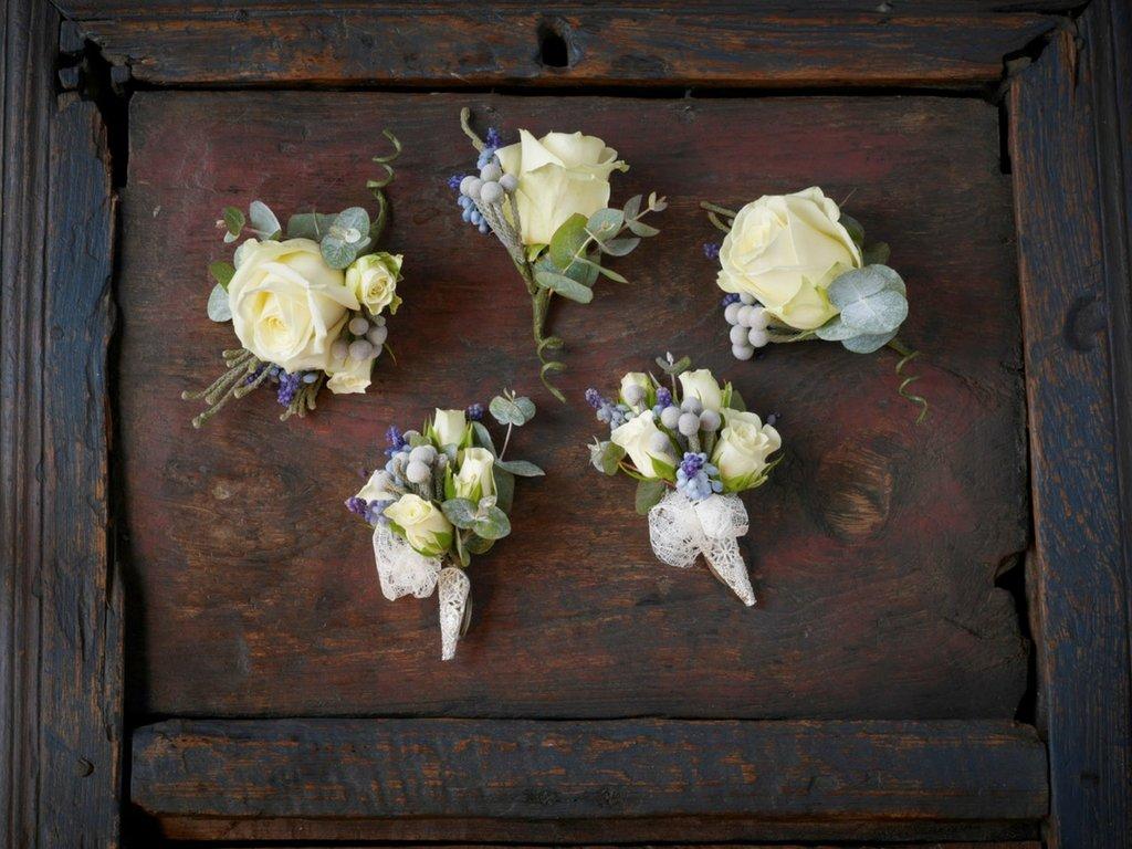 buttonholes-white-roses
