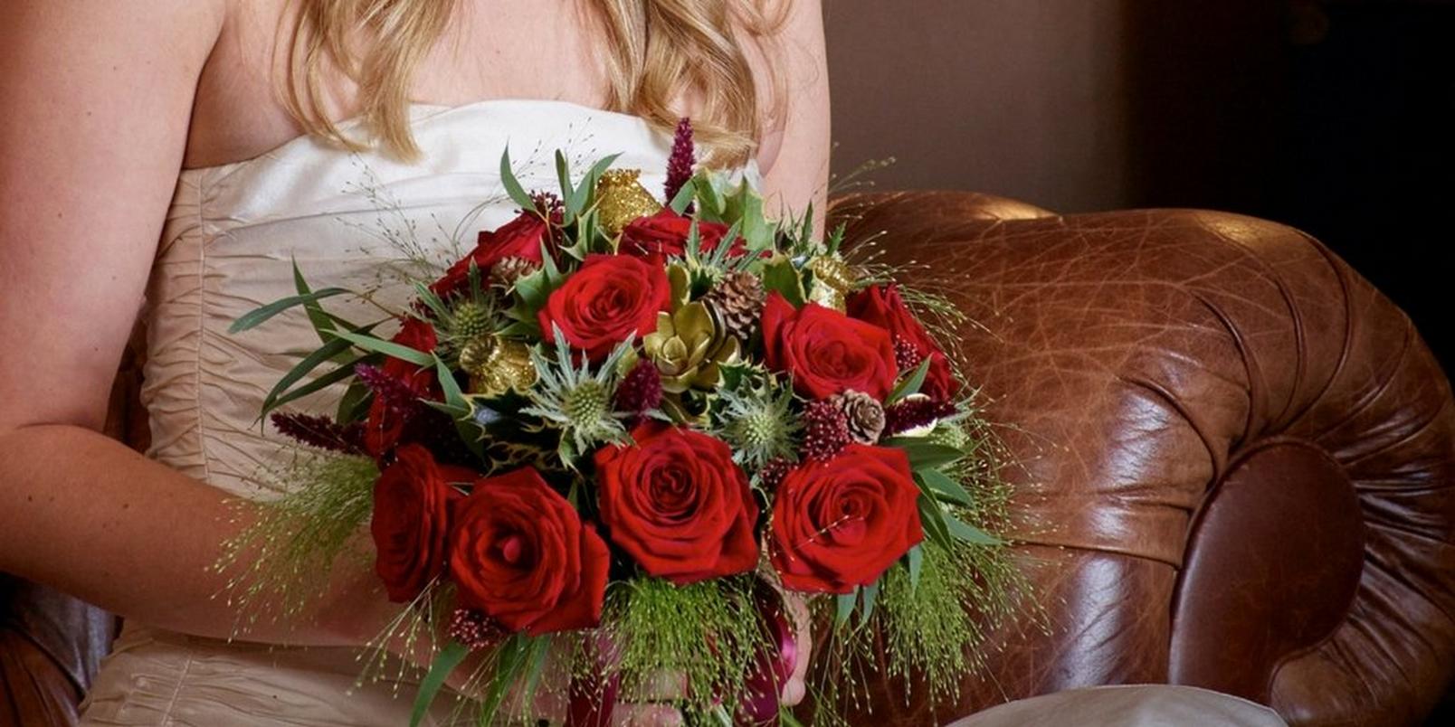 christmas-wedding-flowers-2