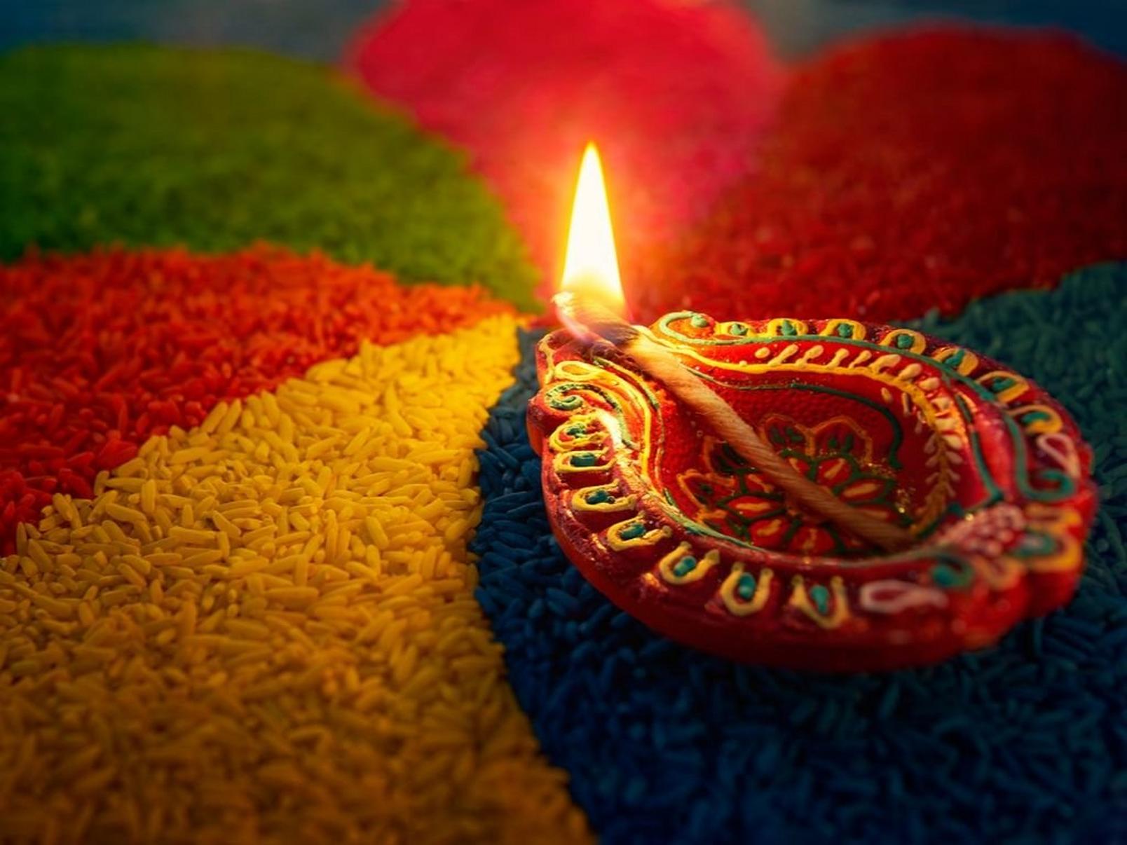 diwali-bright-candles-traditional