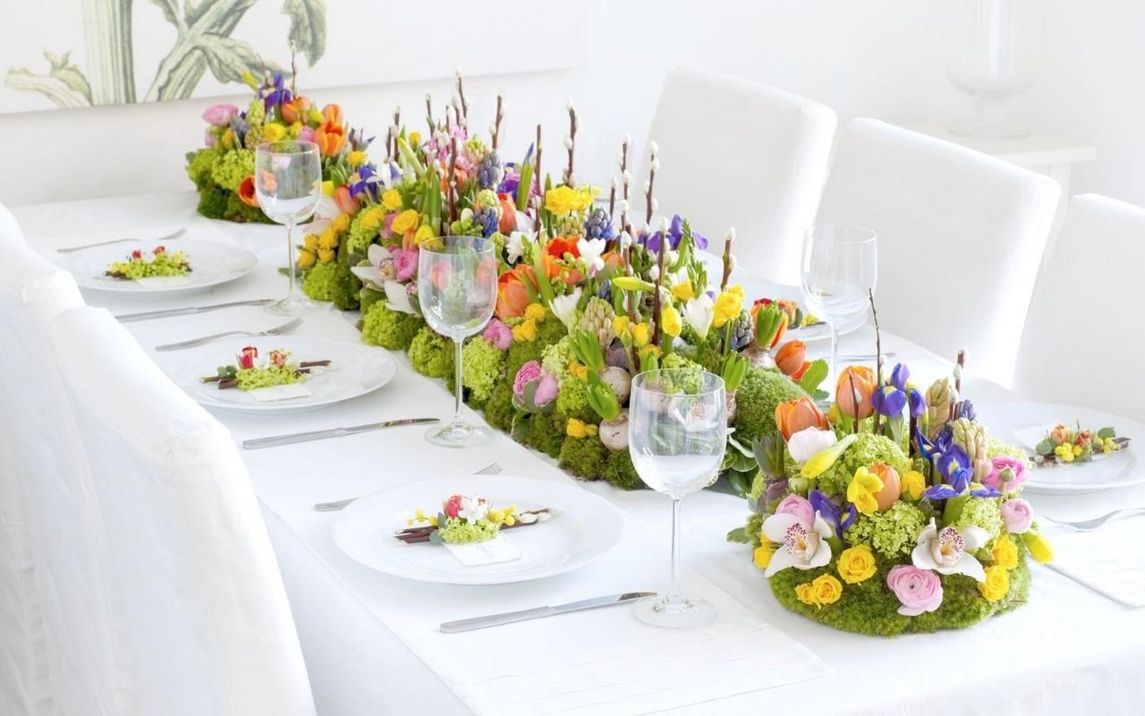 easter-themed-table-arrangement-yellow-pink-green