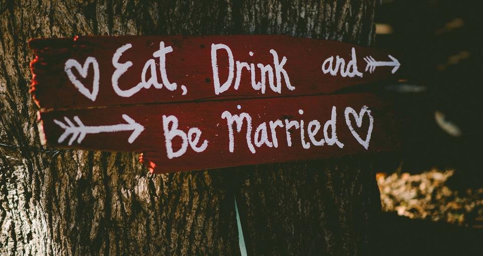 eat-drink-wedding-sign