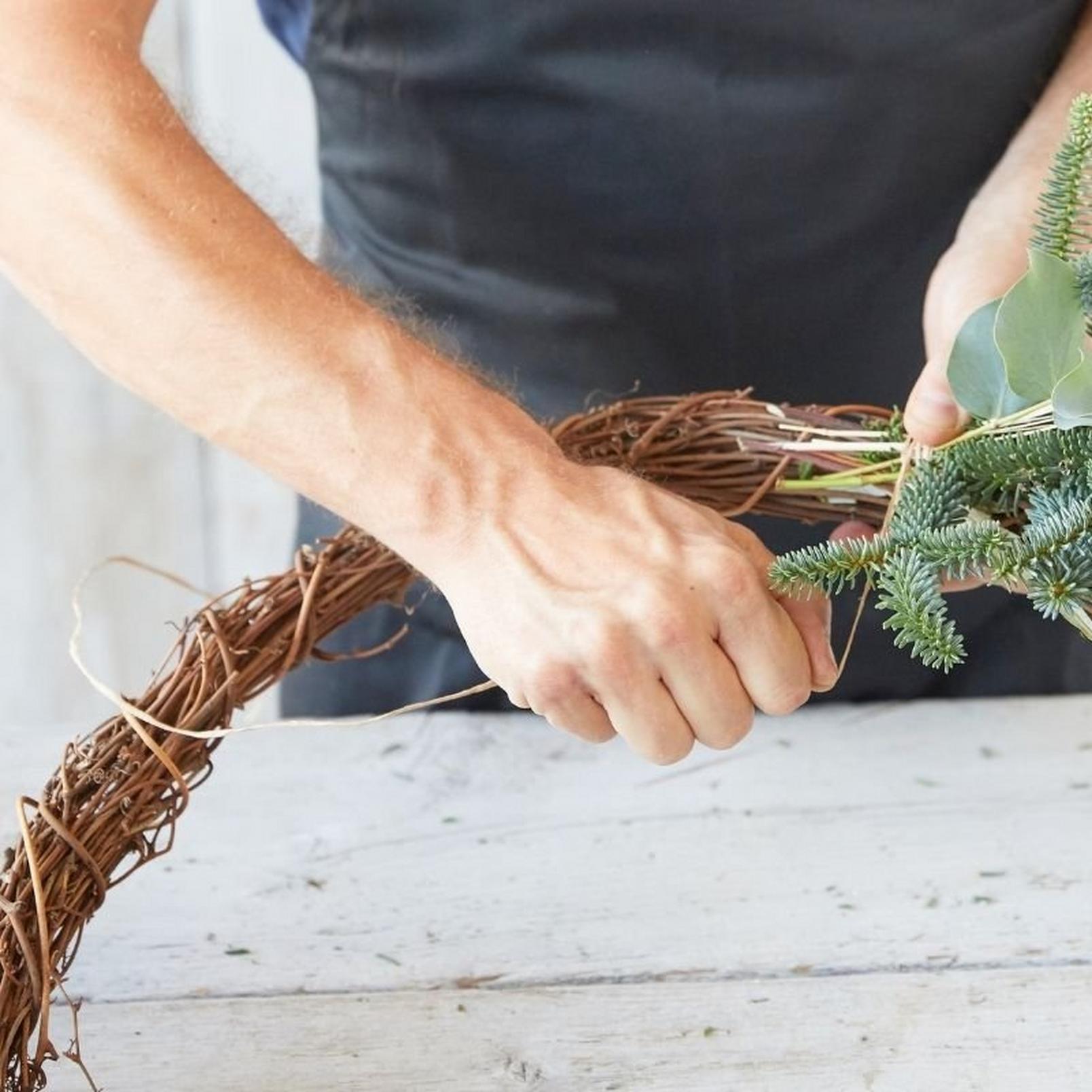 eco-friendly-wreath1-15