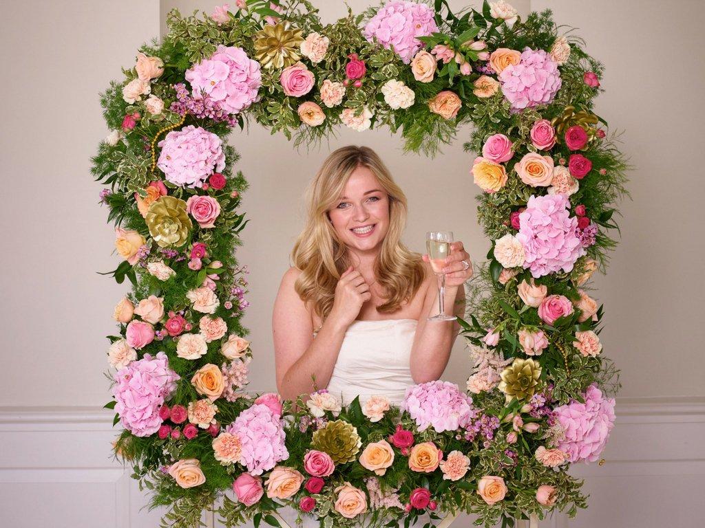 floral-frame-for-selfie-taking