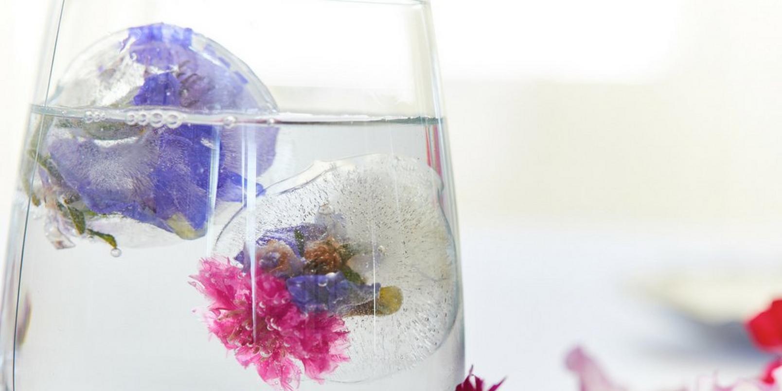 floral-icecube-in-glass