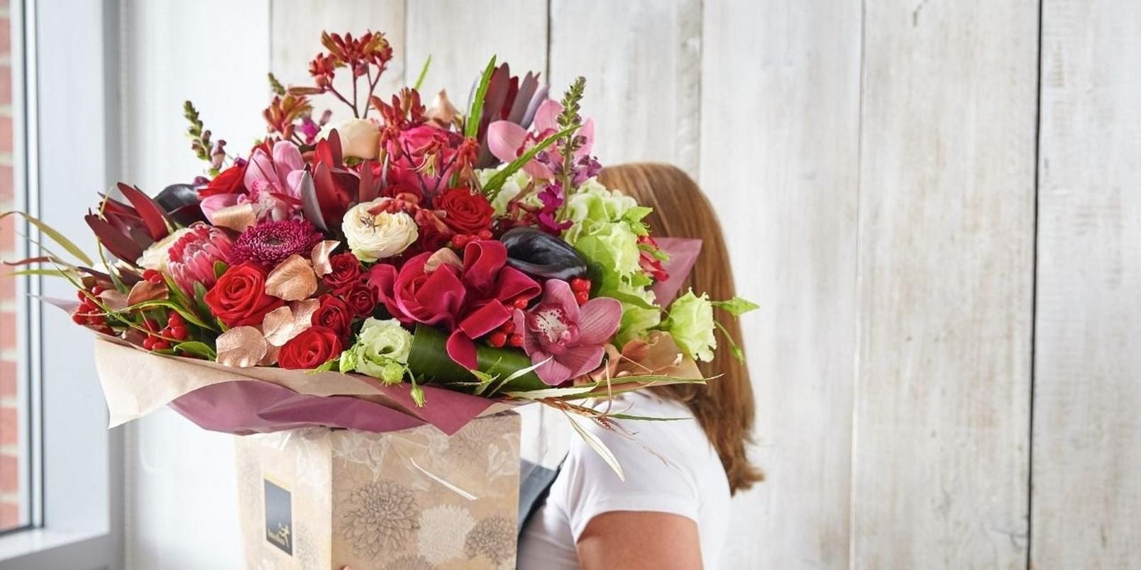 florist-big-bouquet