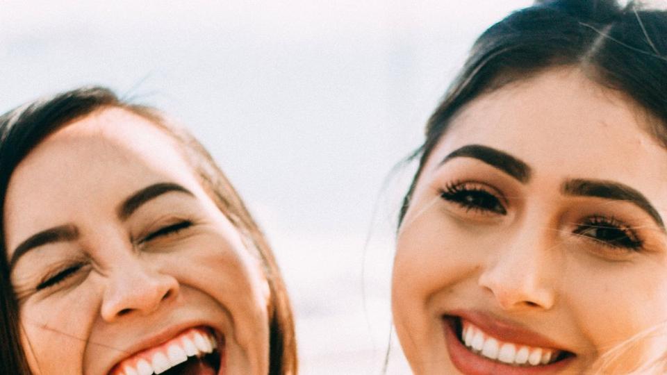 friends-laughing