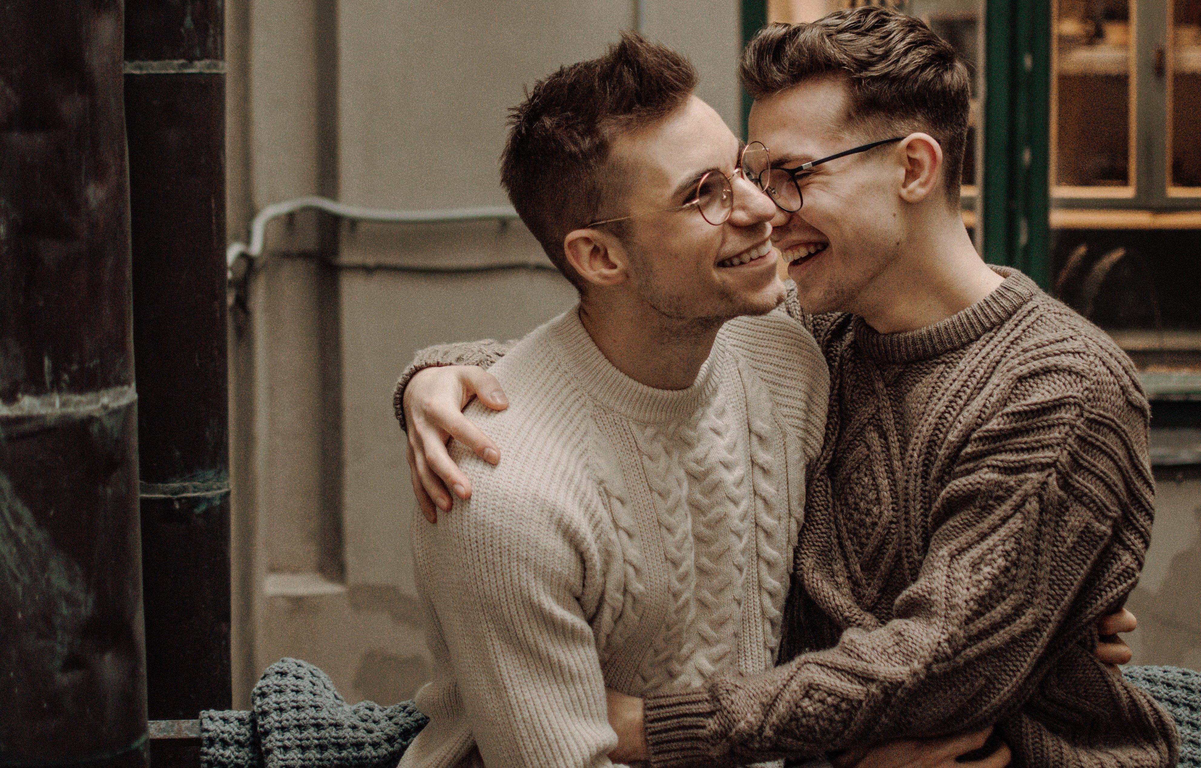 happy-men-couple-laughing