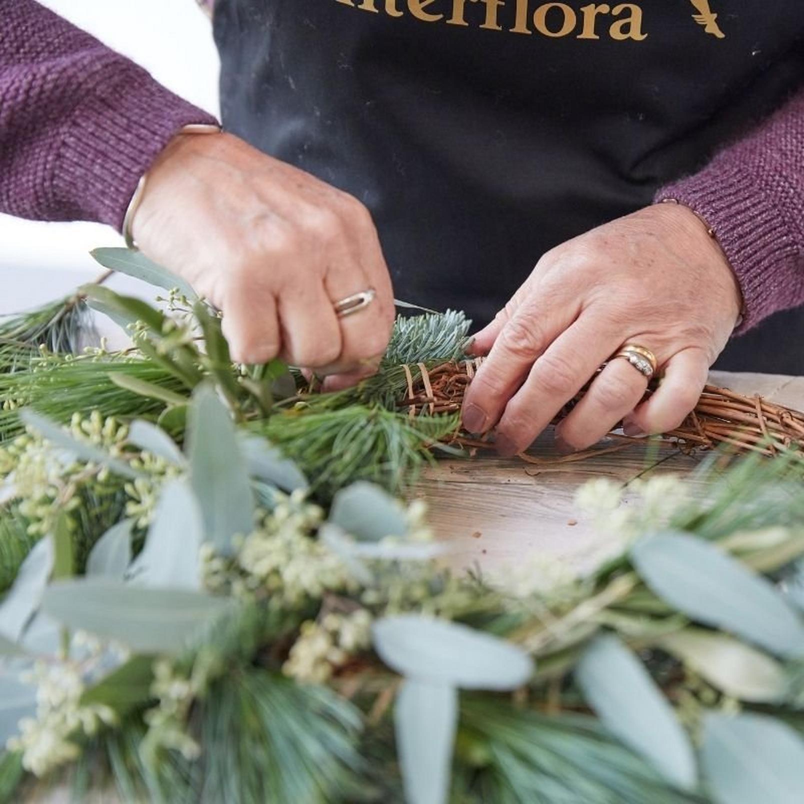 how_to_make_a_foilage_Christmas_wreath-5