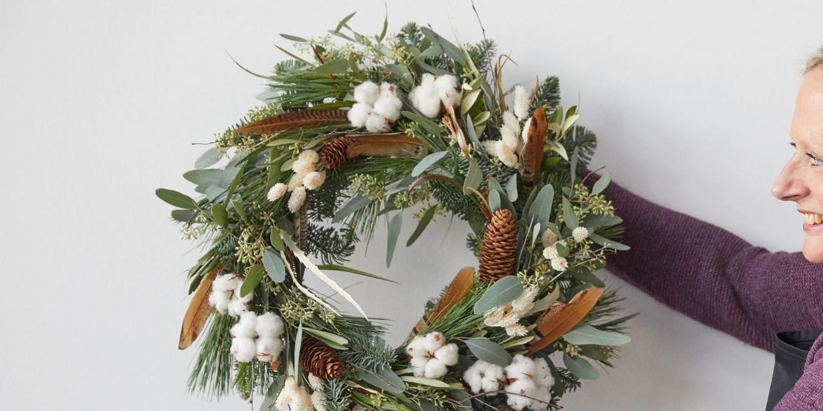 how_to_make_a_foilage_Christmas_wreath-9