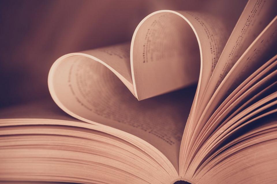 romance novels like it starts with us - a thousand boy kisses