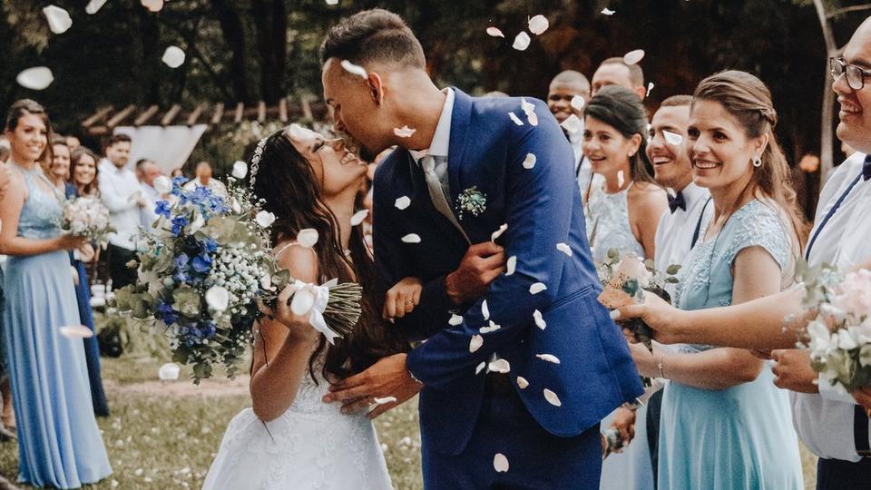 just-married-wedding-couple