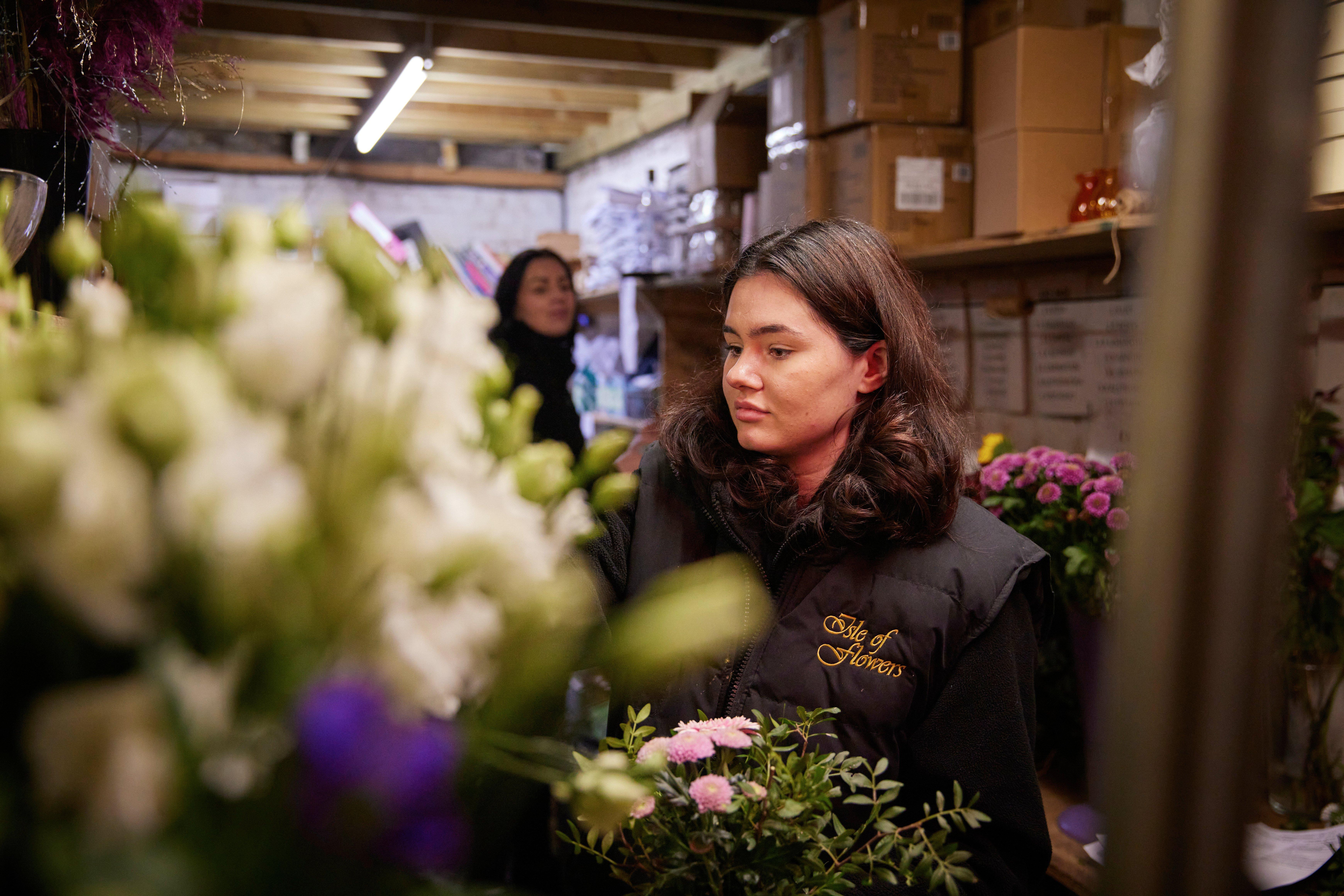 local-florist-creating-bouquets