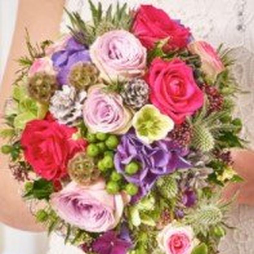 modern-christmas-wedding-bouquet-cropped