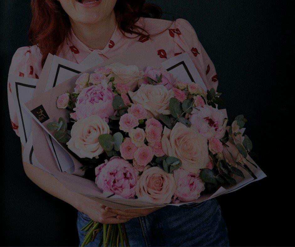 peony bouquet with headless model 2025 - no expiry - for mobile