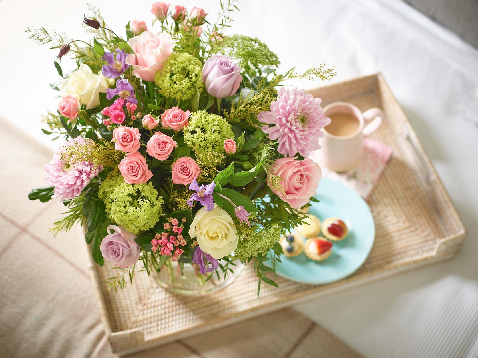 pink-pastel-bouquet-vase