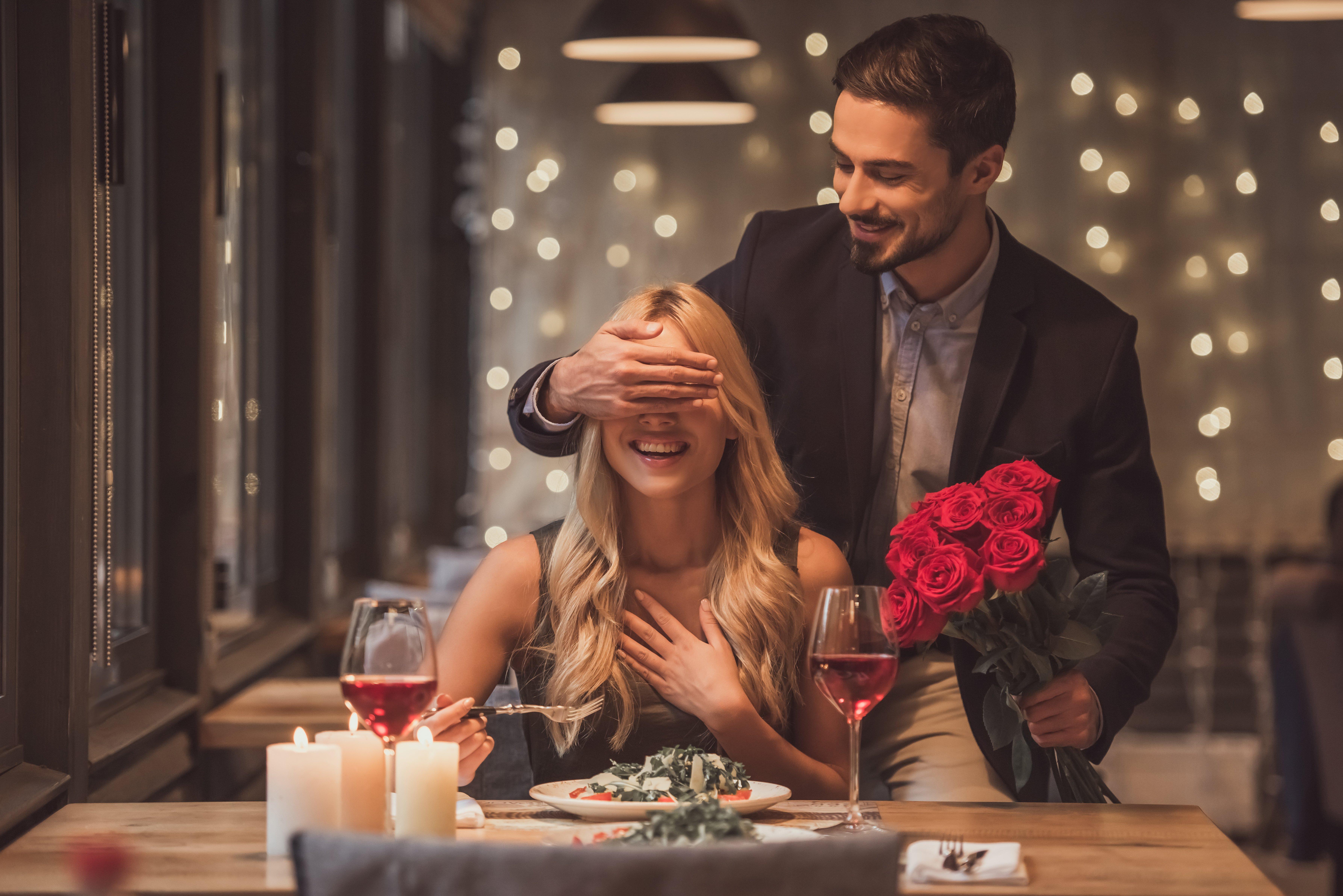 romantic-surprise-dinner