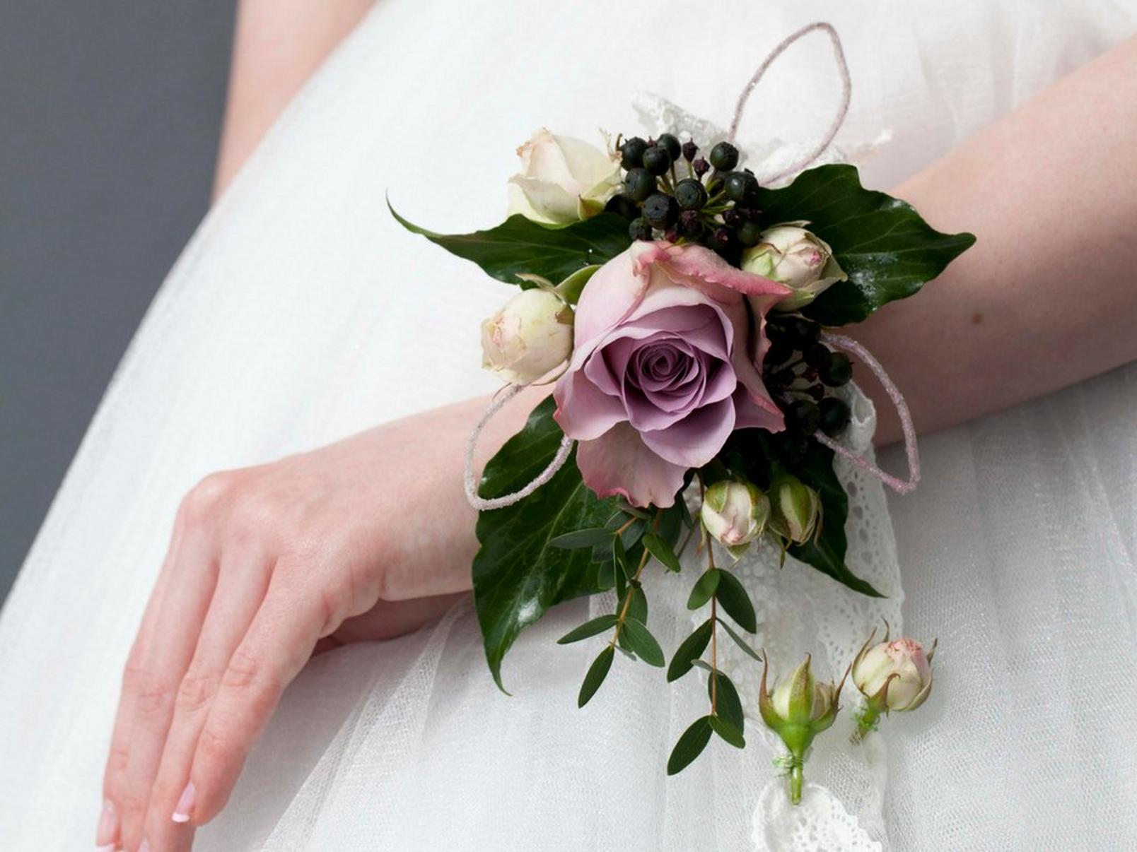 rose-corsage-on-bride