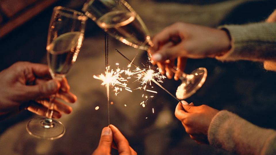 sparklers-and-champagne