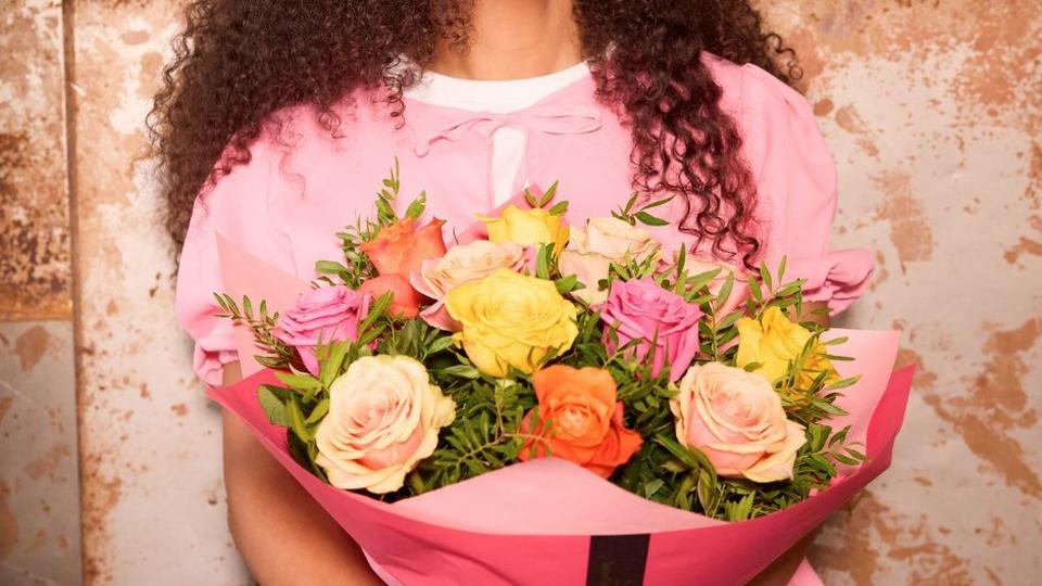 valentines_day_rainbow_roses